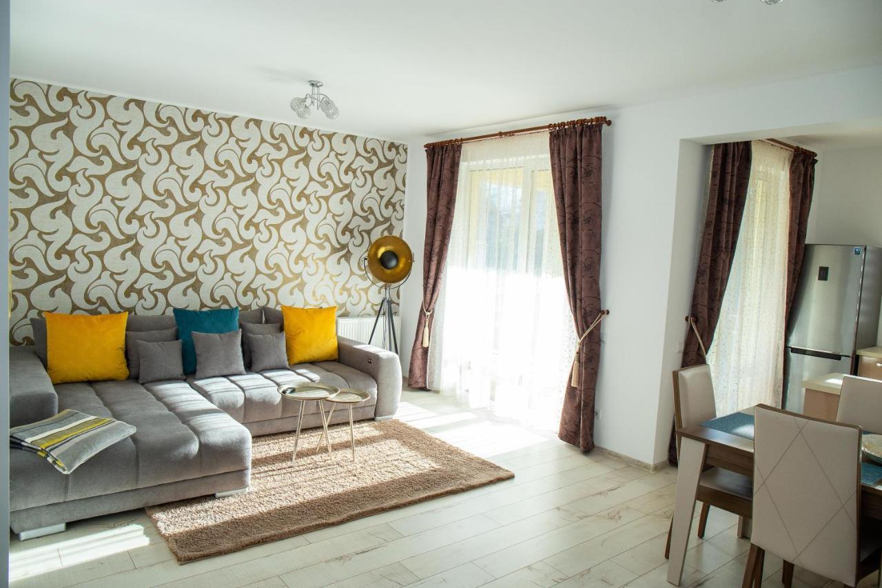 Ferienwohnung Apartament Luxury Irina Rîşnov Exterior foto