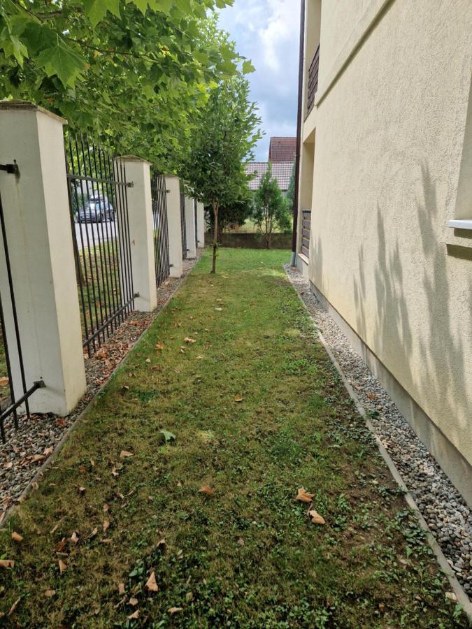 Ferienwohnung Apartament Luxury Irina Rîşnov Exterior foto